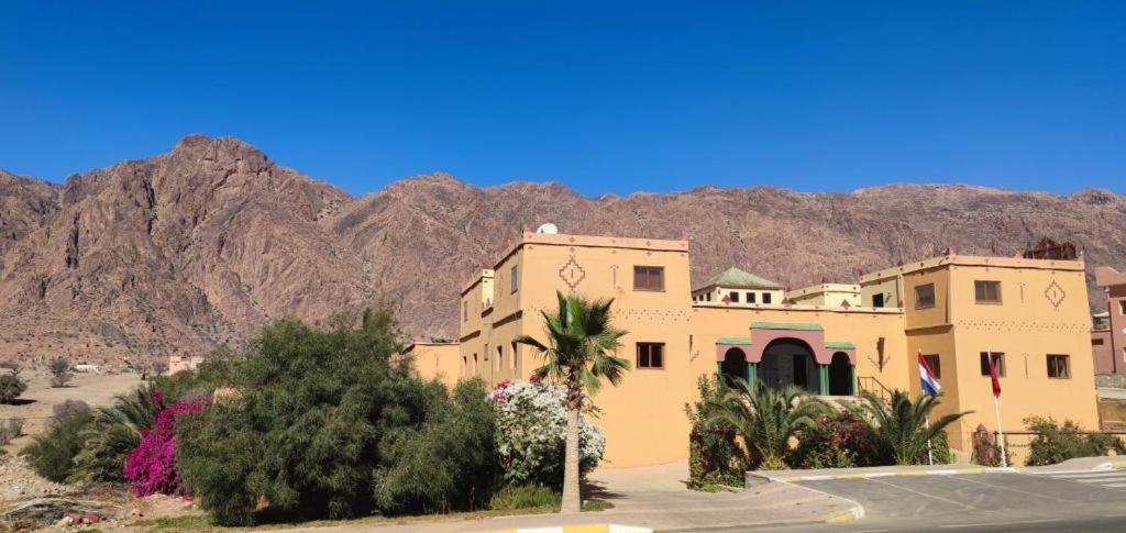 Click Excursions Tafraoute Hotell Taddart Exteriör bild