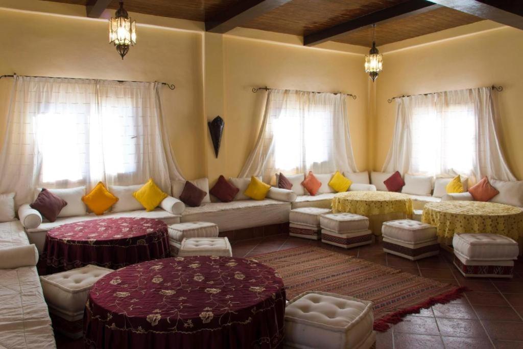 Click Excursions Tafraoute Hotell Taddart Exteriör bild