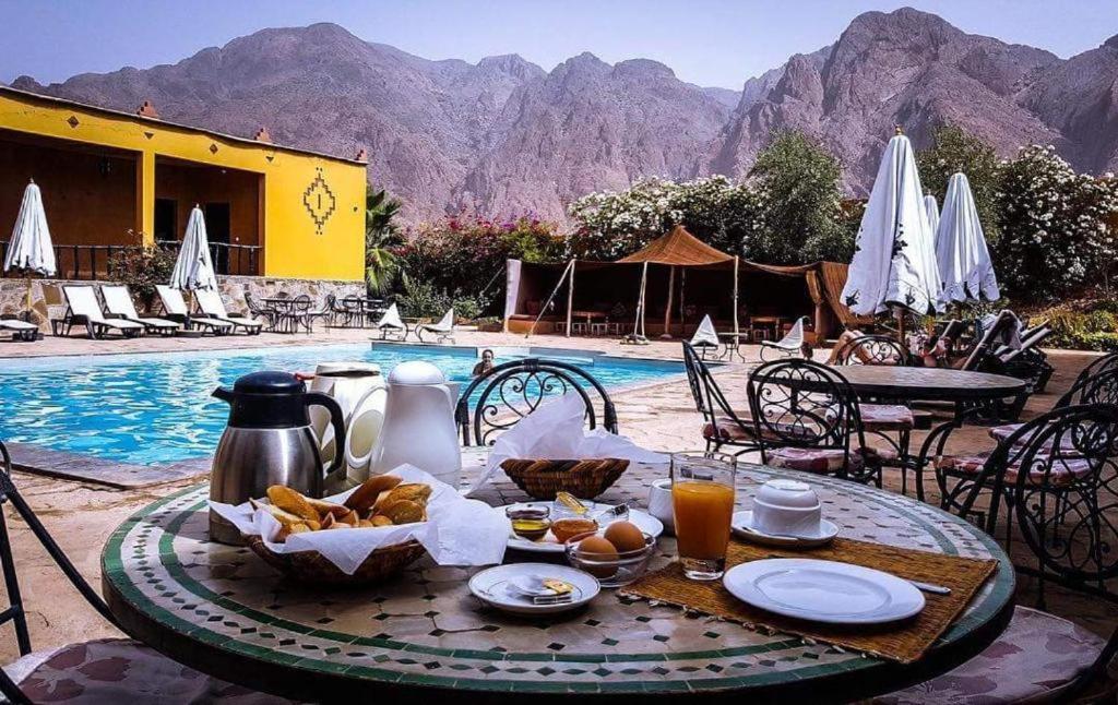 Click Excursions Tafraoute Hotell Taddart Exteriör bild