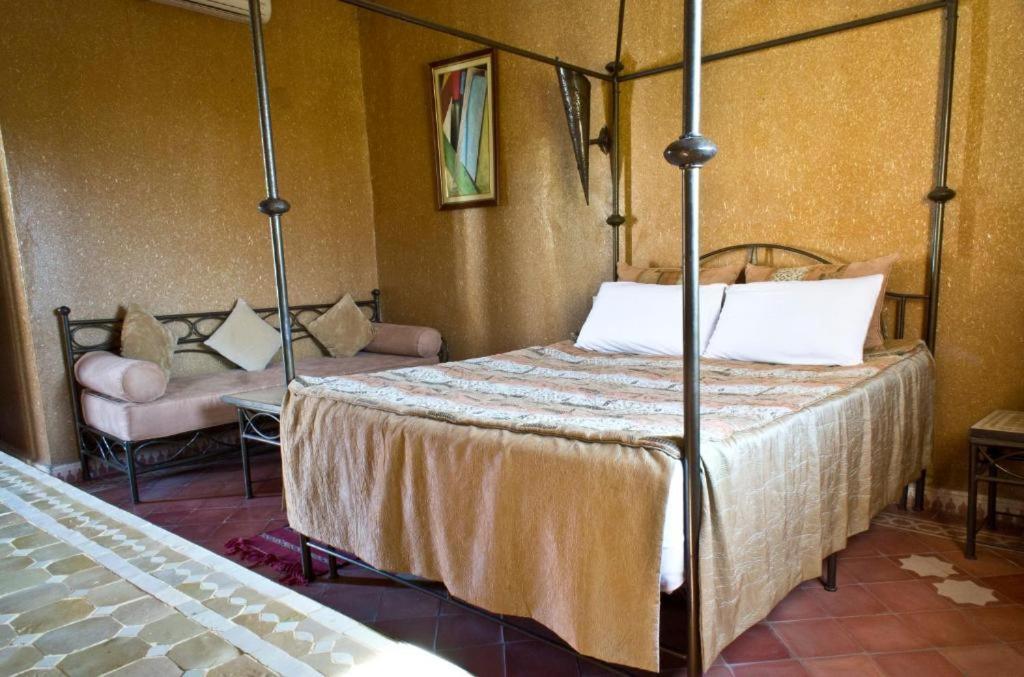 Click Excursions Tafraoute Hotell Taddart Exteriör bild